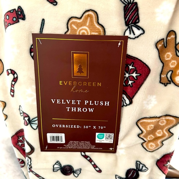 Beautiful Evergreen Home throw: perfect for coffee and coca and a movie☕️ - Picture 5 of 5